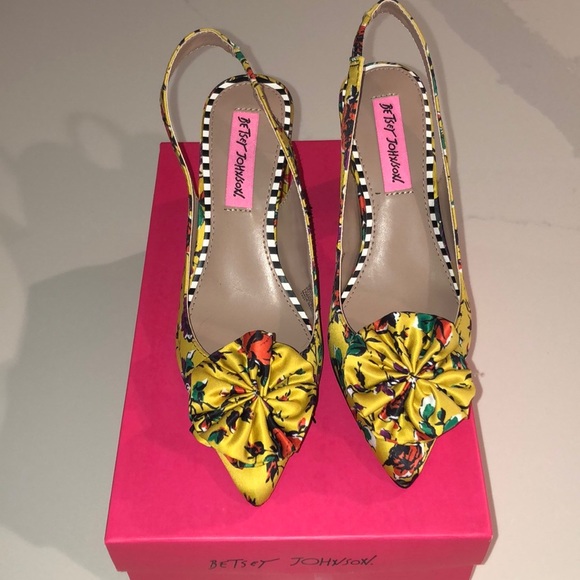 betsey johnson shoes yellow